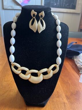 Necklace with earrings